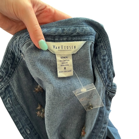 Vintage 90's Denim Top with Floral Needlepoint Embroidery <3 - Picture 2 of 4